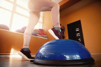 Cvičení doma: Posilování svalů na BOSU