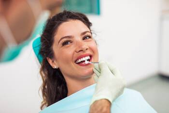 Perfektní zubní hygiena odstraní příčinu zubních kazů