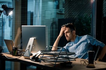 Jak se vypořádat s workoholismem: Komplexní průvodce léčbou a prevencí