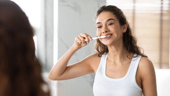 Jak si správně čistit zuby? Odhalte tajemství zářivého úsměvu
