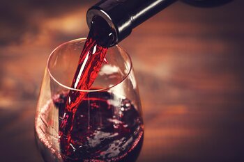 Červené víno: Kdy je medicínou a kdy jedem?