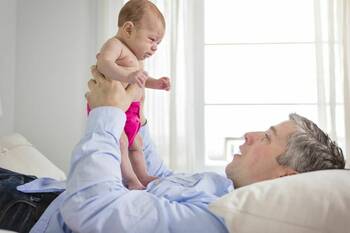 Dětem starších otců hrozí více zdravotních komplikací